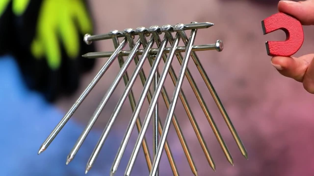 INCREDIBLE SCIENCE EXPERIMENTS YOU CAN TRY WITH YOUR FRIENDS