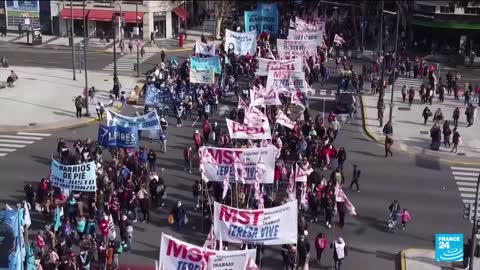 Thousands protest against government in inflation-ravaged Argentina • FRANCE 24 English