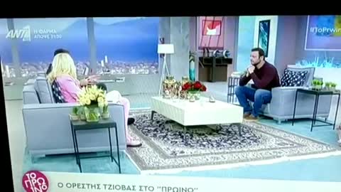 Λιάγκας.."ξέρω έναν πλούσιο που είχε έναν και τον πλήρωνε για να κάνουν πλάκα