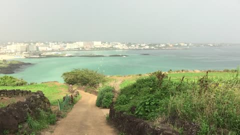 20 Second Korea: Aqua Colored Waters of Hamdeok Beach