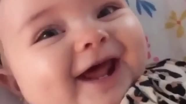 Cute baby girl giggling 😍