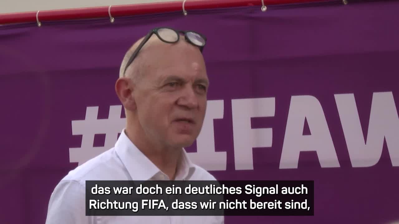 Der DFB knickt ein - nur der Präsident sieht es anders _ WM 2022