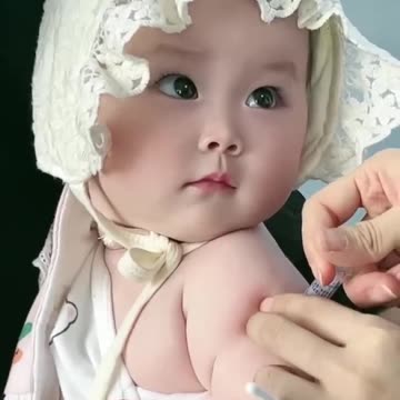 【大陸】心都要化了！河南一萌娃打針模樣可愛得像幅油畫