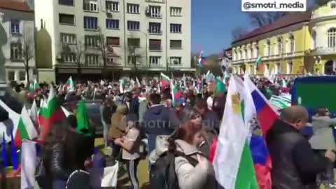 Protesty Bulharů proti dodávkám zbraní na Ukrajinu