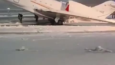 Heavy snow and ice has frozen jets in Munich bound for Dubai's global warming conference. 🤣