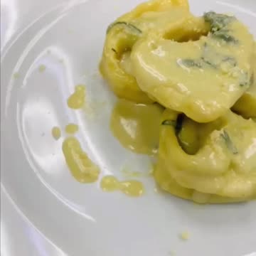 Vegan tortelli with ricotta and spinach