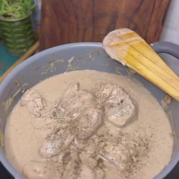 "Spice Up Your Taste Buds with Chicken Kali Mirch: A Fiery Flavor Experience!"