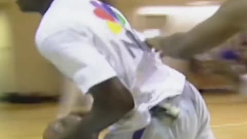 That time when Shaq went on Inside Stuff… and then this happened 😲😅