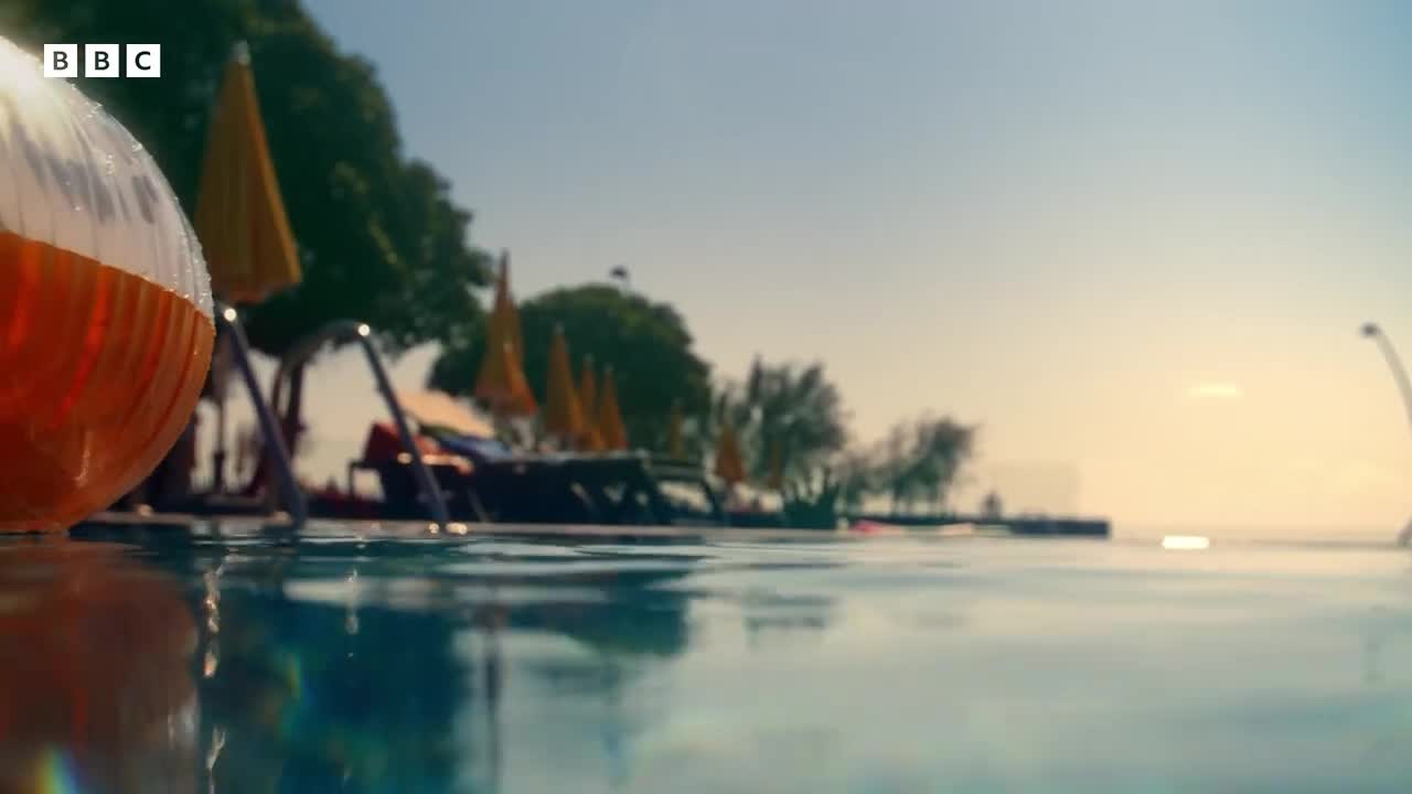 When the unthinkable happens on a family holiday 😥 Crossfire – BBC