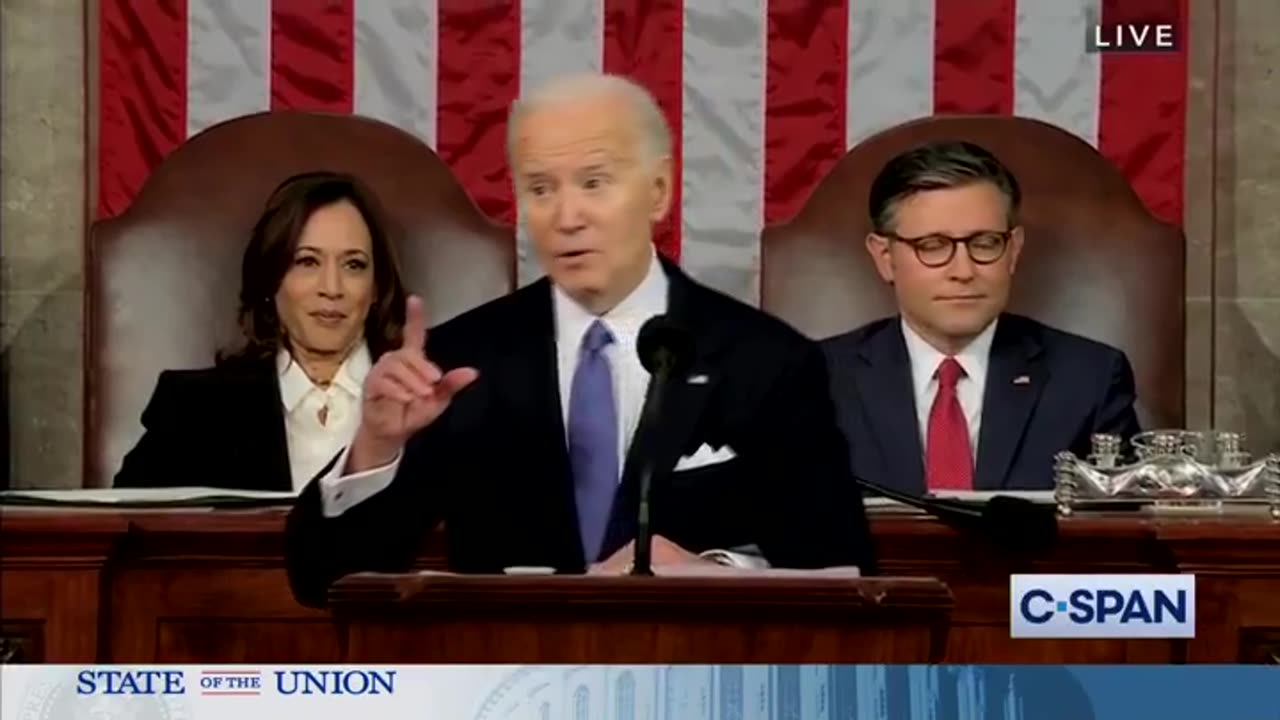 "13 Marines": Gold Star Father Heckles, Interrupts Biden