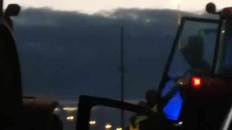 Reports coming in of Dutch police shooting at farmers