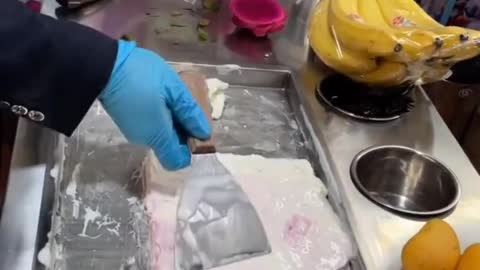 Yummy Street Ice Cream l Street Food Dessert #TrendingIceCream #Icecream #StreetFooddessert #shorts