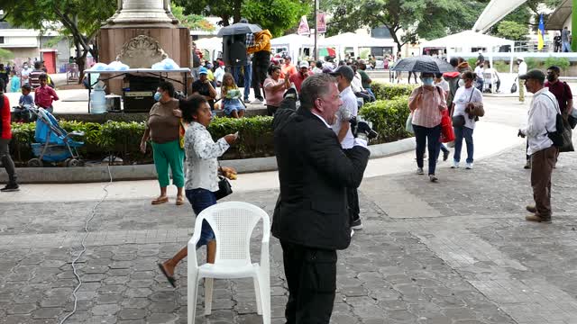Los Que deciden Ayudar