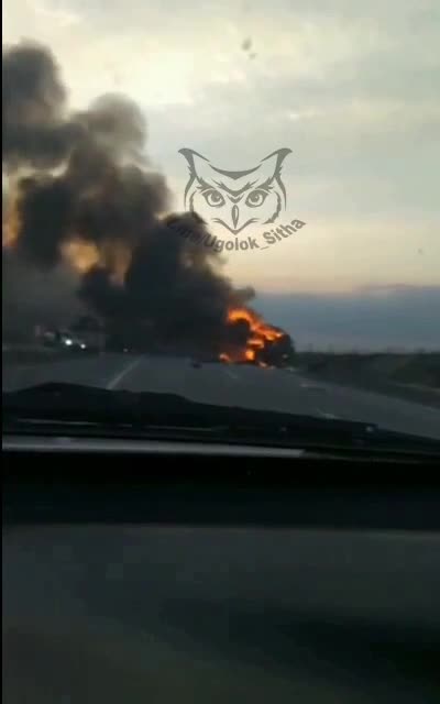 A broken column of Ukrainian vehicles on the road to Nikolaev.