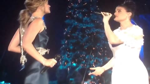 Let it Go Live CMA Country Christmas Idina Menzel & Jennifer Nettles Duet