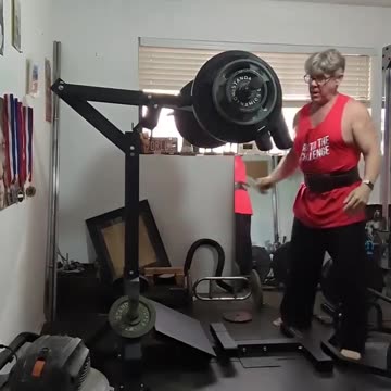 MACHINE SQUATS-5- 230x2r 🎥 WENSNDAY NOV 15th LEGS maybe Deadlifts