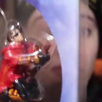 Flying Quidditch Harry : What Is Wrong With His Face? #wizardingworld #harrypotter #christmas