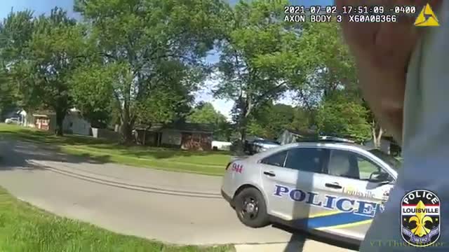 The moment police saves little girl from kidnapper. Cry's for mom!