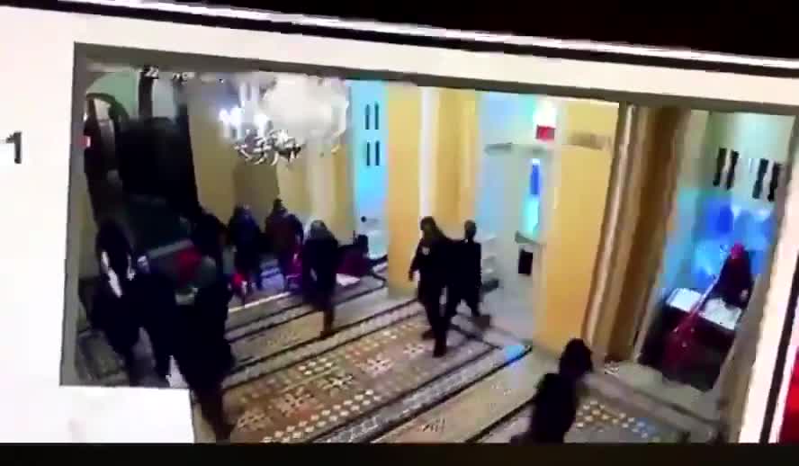 January 6: Black Bloc Enters Capitol First