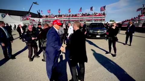 🦅 @DanScavino President Trump Dayton Ohio arrival