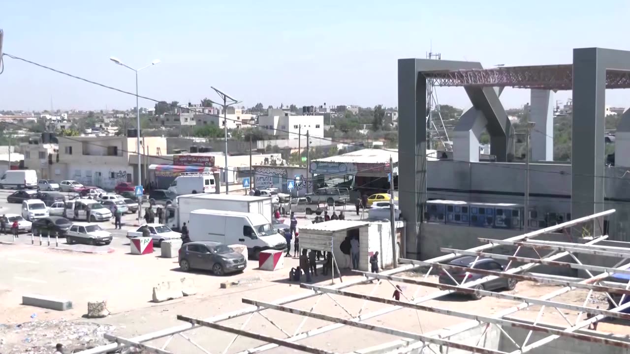 Humanitarian aid convoy enters southern Gaza