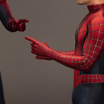 Spiderman Tom Holland, Spiderman Andrew Garfield, And Spiderman Toby Maguire Do Spiderman Standoff!