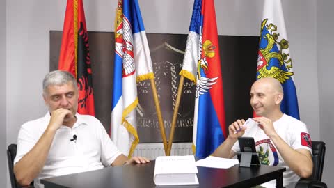 Igrica 'Pod Mač' i kviz 'Da li si buzdovan' na telefonu (Miroljub Petrović)