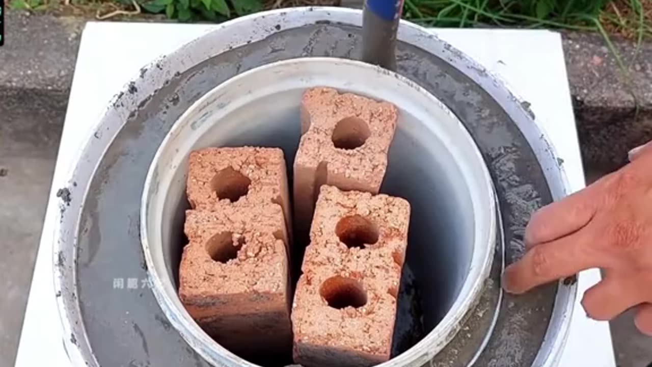 Building a Concrete Stoce Out of buckets