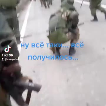 DPR conscripts retreat under fire