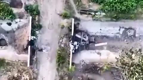 Ukraine drone incredible grenade dropping on Russian Position