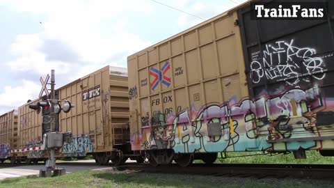 CN 5605 & CN 2716 Engines Manifest Train Westbound At Mandaumin Crossing