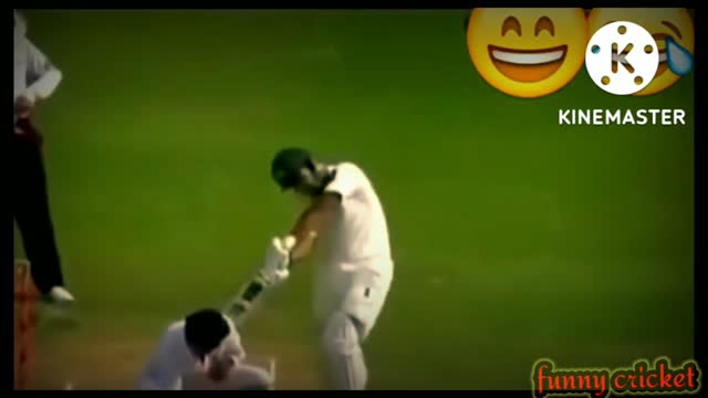 Super funny cricket video/ super FUNNY player on cricket field/ cricket fun