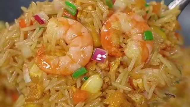 Spicy fried rice with veg.
