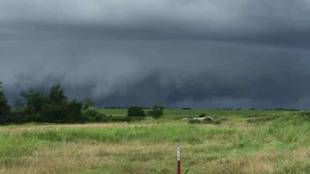 Thunderstorm moving in