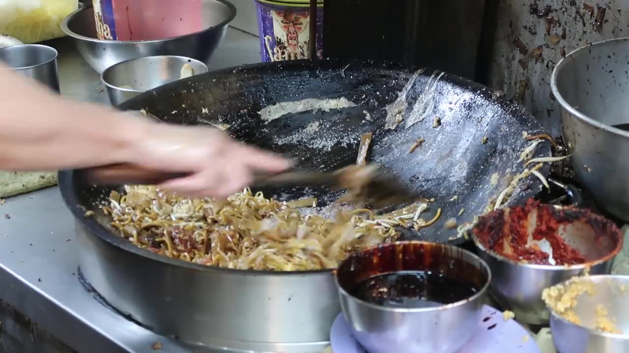 Fried Kway Teow Noodles that won 1st place in Singapore Hawker Street Food