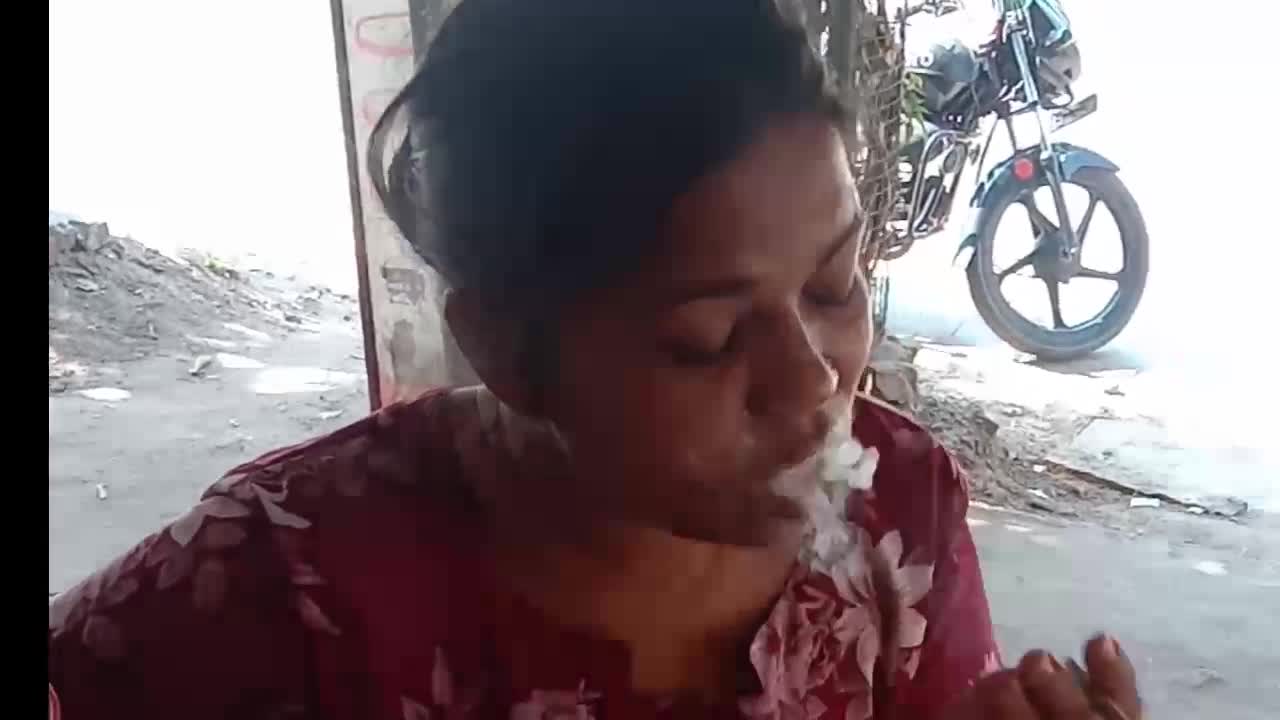 Girl Smoking Desi Indian Sigarate