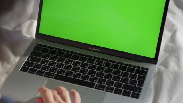 Online Social Media Jobs That Pay $25 - $50 Per Hour. No Experience Required. Work At Home.