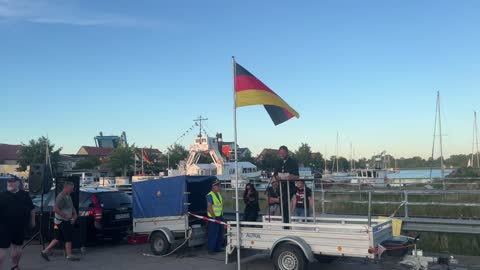 Wolgast - Nach dem Aufzug wieder am Kai 12-07-2022
