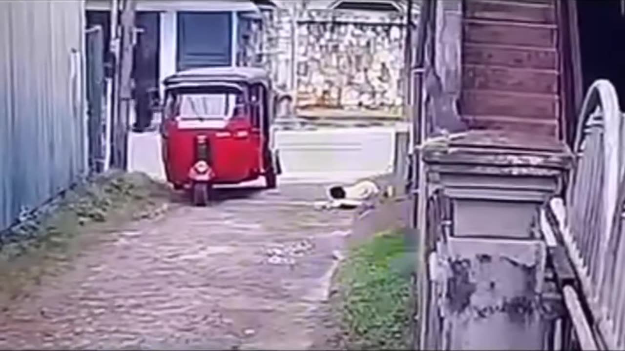 হুজুরের বুদ্ধি আছে