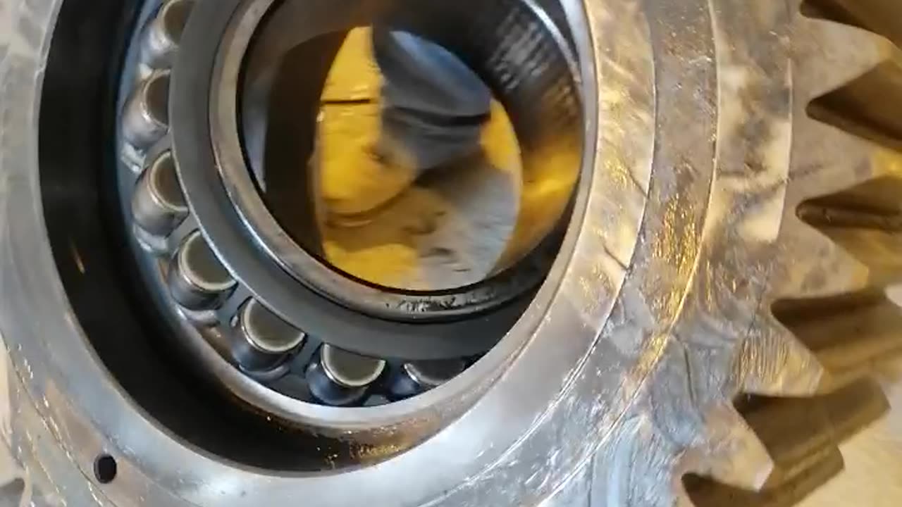 Cement mill van gear box dismantle these larger work