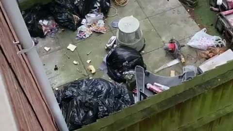 Man living next to a house full of Romanians