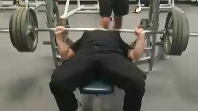 Man with autism bench press 385 raw