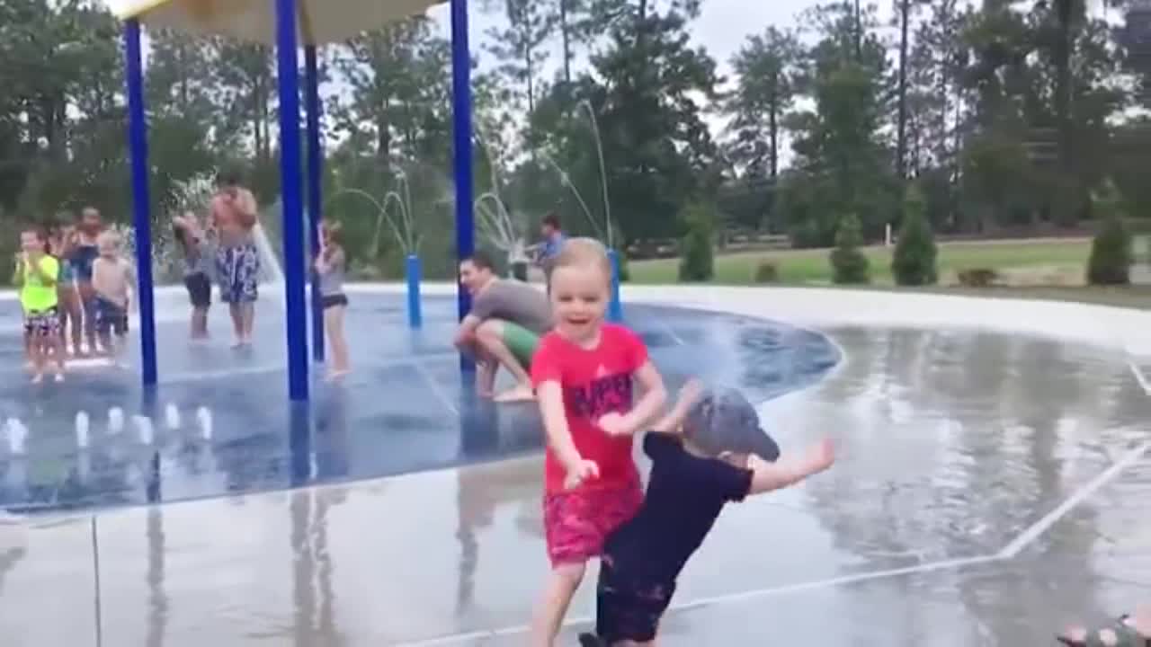 Babies playing with water#2