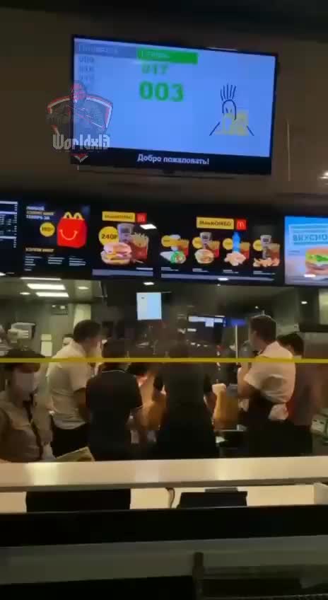 Moscow McDonald's Employees sing "Our love has run out of batteries"