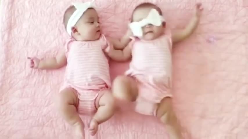 Funny twin babies ,very funny