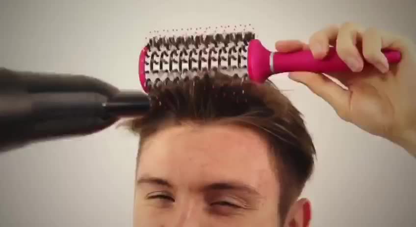 HAVE PROBLEMS IN GETTING A HAIRSTYLE? WATCH THIS VIDEO!