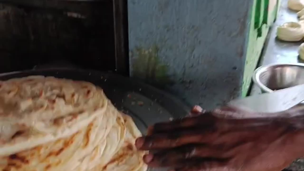 Soft Layered South Indian Parotta Making Kya Itni Mehnat Lagti hai Paratha Banane Mai