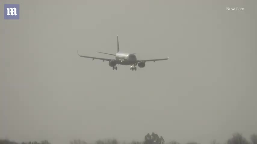 Storm Franklin_ Terrifying moment BA plane hit by crosswinds during landing