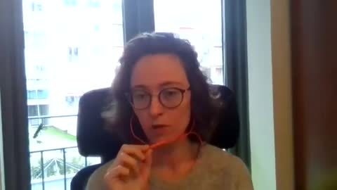 Faut-il vacciner les 5-12 ans contre le SARS-CoV-2 ? Entretien avec une épidémiologiste