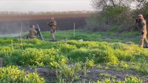 Ukrainian artillery/mortars destroy a Russian hideout and an mtlb